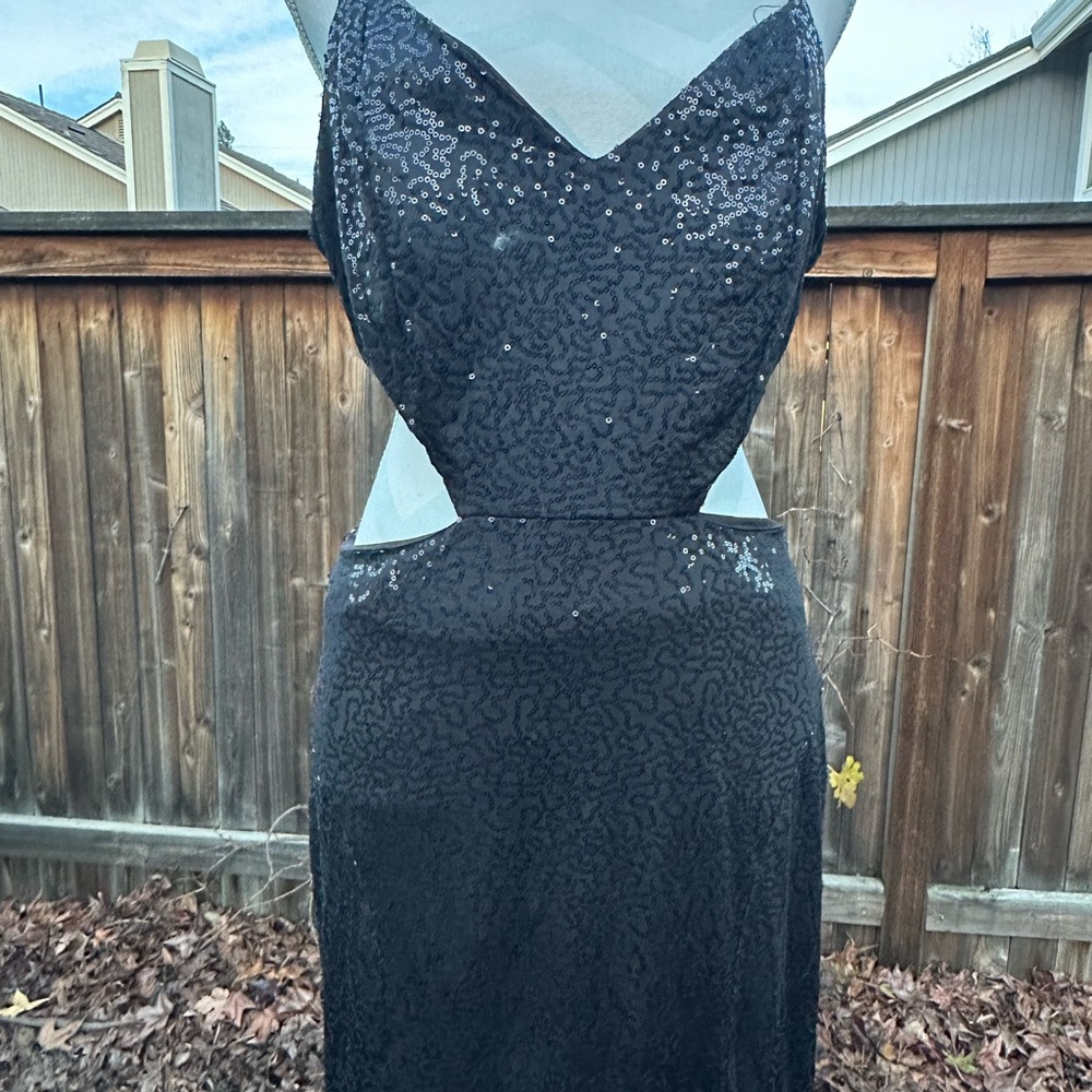 Sizzling Hot Formal Gown - Picture 6 of 12